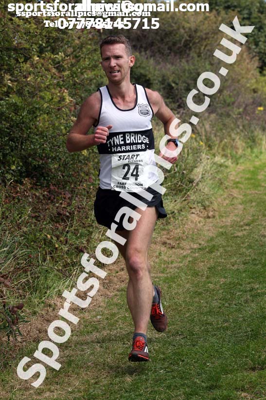 Senior mens relay, Sunderland Harriers Cross Country, Farrington, Sunderland. Photo: David T. Hewitson/Sports for All Pics